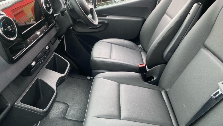 Mercedes-Benz Sprinter 315Cdi L2 Diesel Rwd 3.5t H2 Pro Van 9G-Tronic